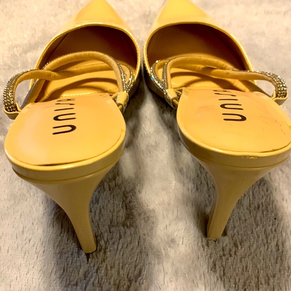 UNISA Tan Patent Pumps 11M - Picture 6 of 6